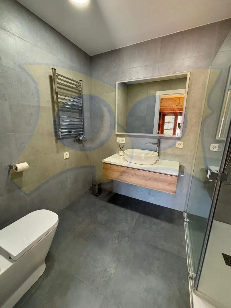 Bathroom of Flat for rent in Salamanca  with Furnished