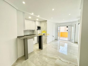 Penthouse with balcony for sale in Centro