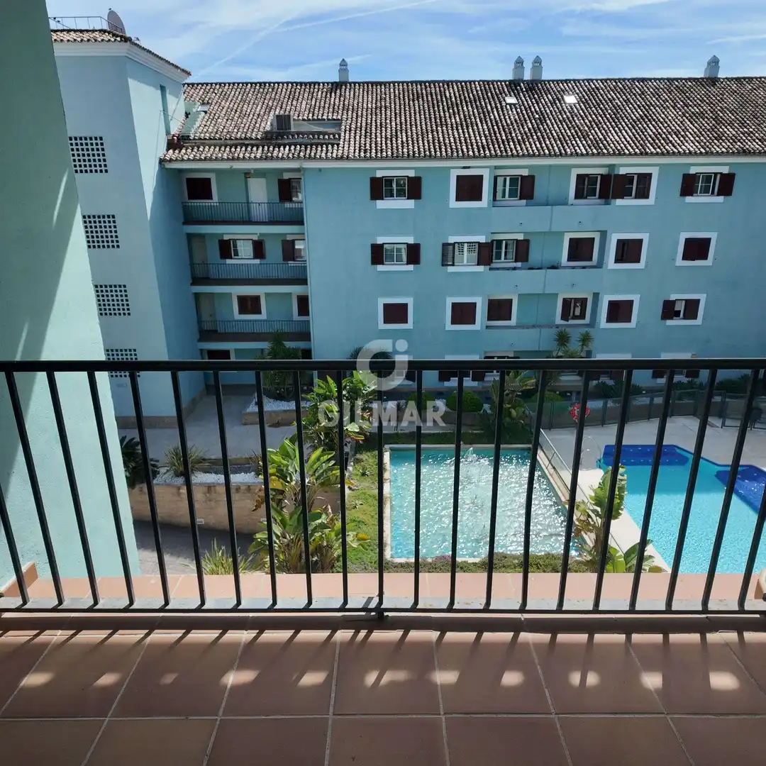 Habitación de Dúplex en venta en Sotogrande con Calefacción, Trastero y Piscina