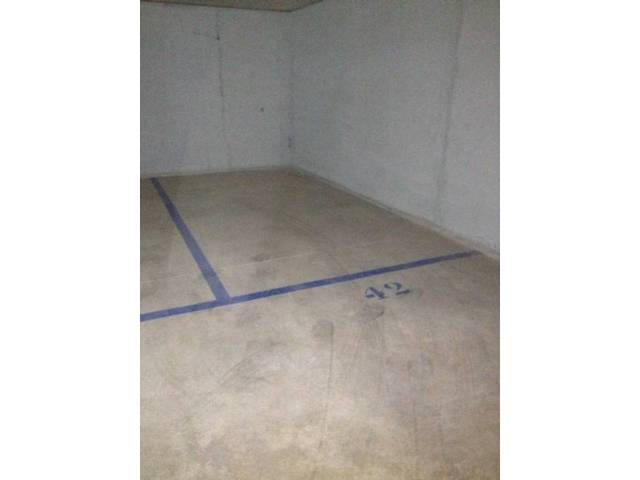 Garaje en Alquiler en Calle Joan Maragall en Mercat - Mas Moixa