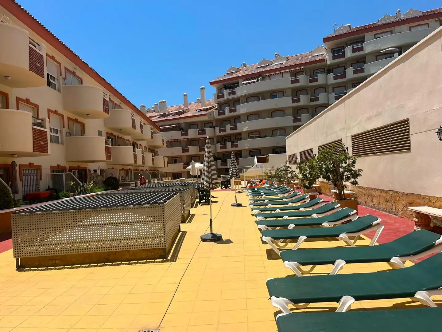 Außenansicht von Wohnung zur Miete in Benalmádena mit Klimaanlage, Heizung und Möbliert