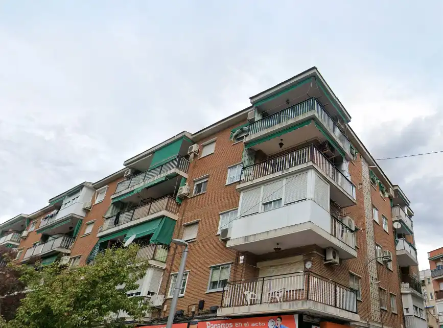 Vista exterior de Piso en venta en Coslada con Calefacción
