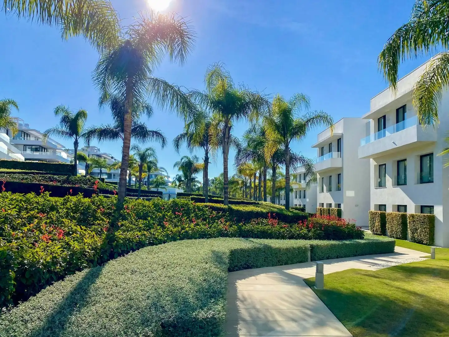 Vista exterior de Apartamento en venta en Estepona con Terraza, Trastero y Amueblado