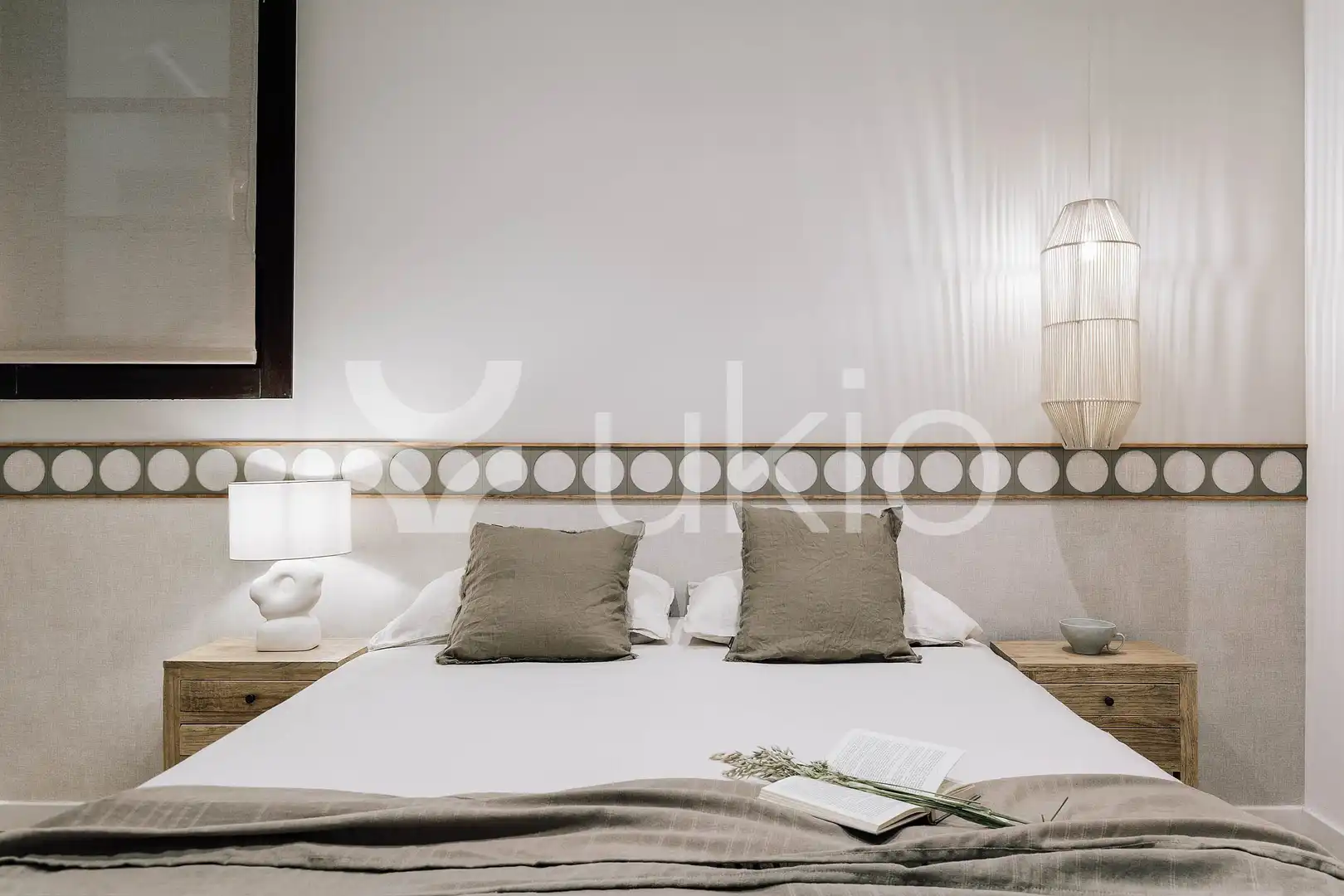 Dormitori de Apartament de lloguer en Barcelona amb Aire condicionat, Calefacció i Moblat