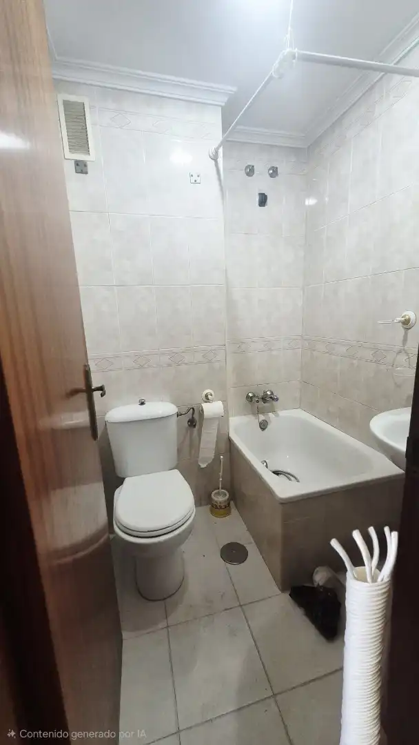 Baño de Piso en venta en Algeciras con Alarma