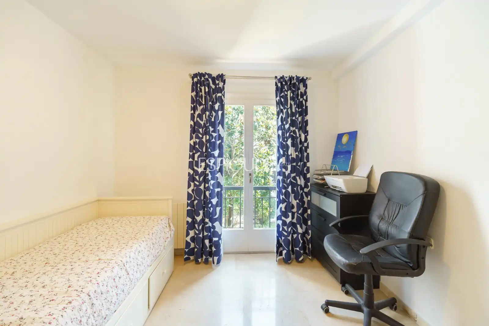 Habitación de Casa adosada en venta en Tiana con Calefacción, Jardín privado y Parquet