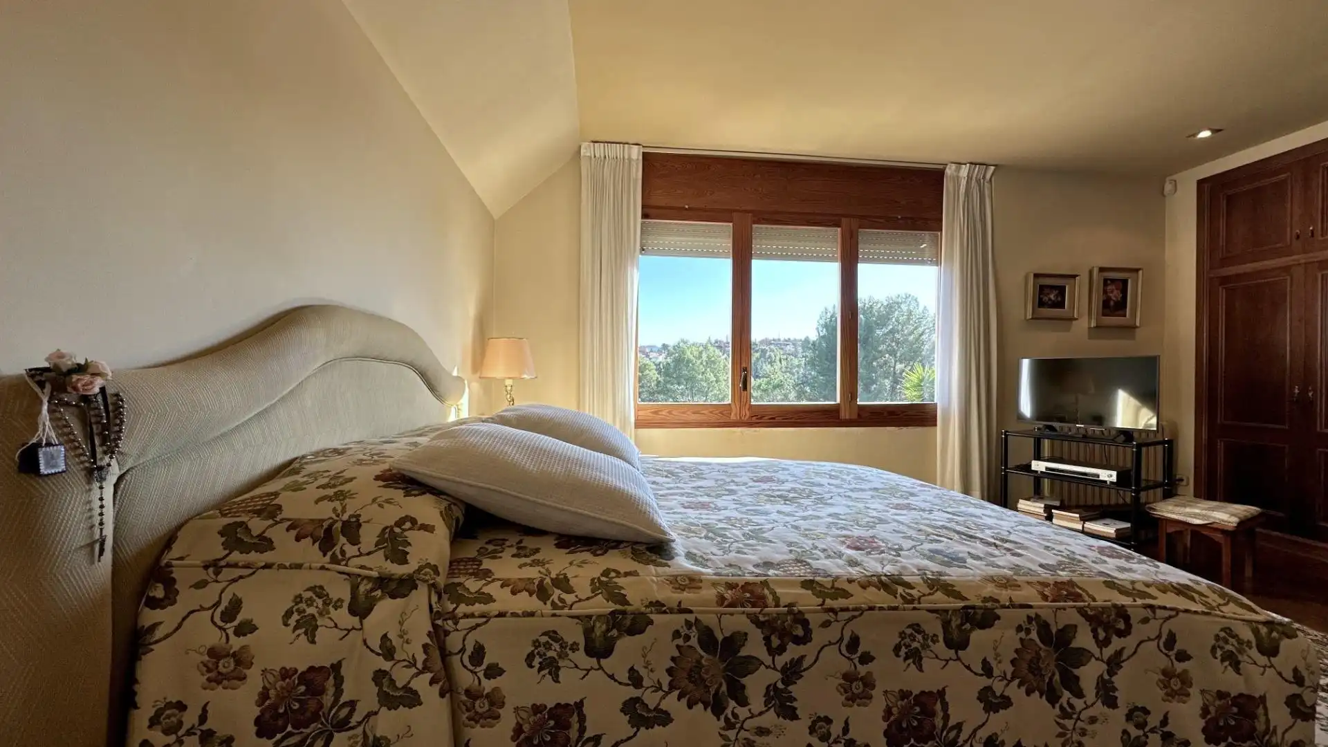 Bedroom of Houses for sale in Sant Cugat del Vallès  with Heating, Private garden and Parquet flooring