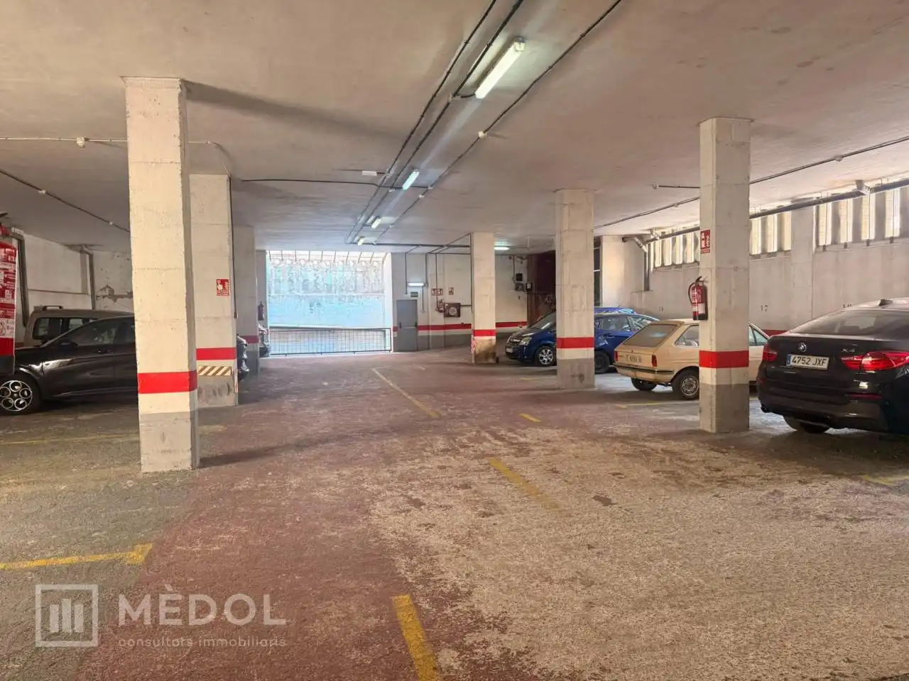 Parkplatz von Dachboden zur Miete in Tarragona mit Klimaanlage, Heizung und Parkett