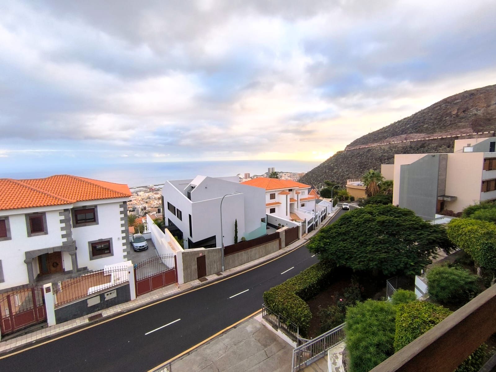 Vista exterior de Pis en venda en  Santa Cruz de Tenerife Capital amb Parquet, Terrassa i Balcó