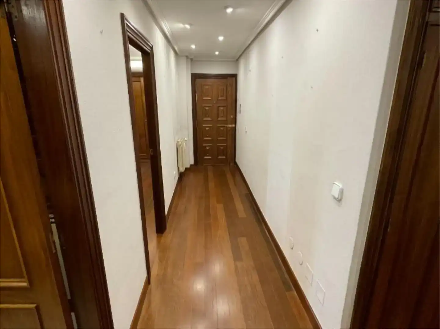 Piso en venta en León Capital  con Parquet, Trastero y Piscina