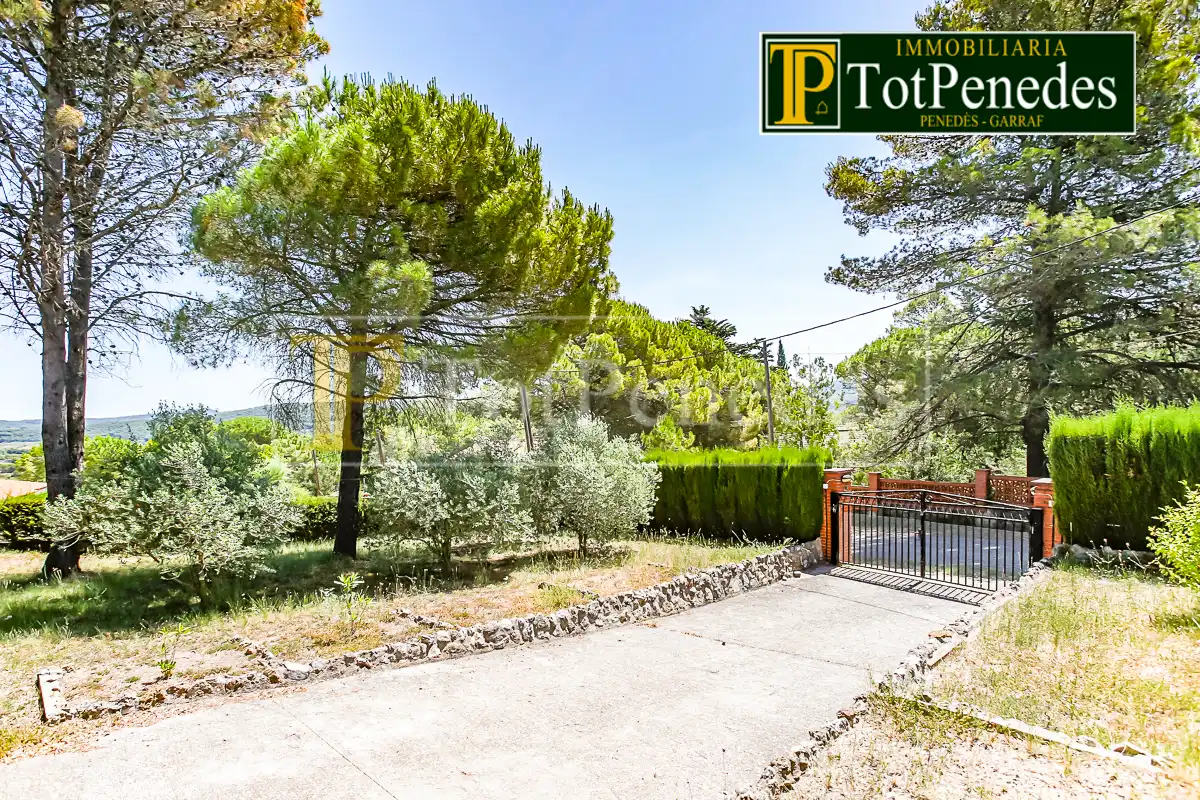 Haus oder Chalet zum Verkauf in Querol mit Heizung, Privatgarten und Abstellraum