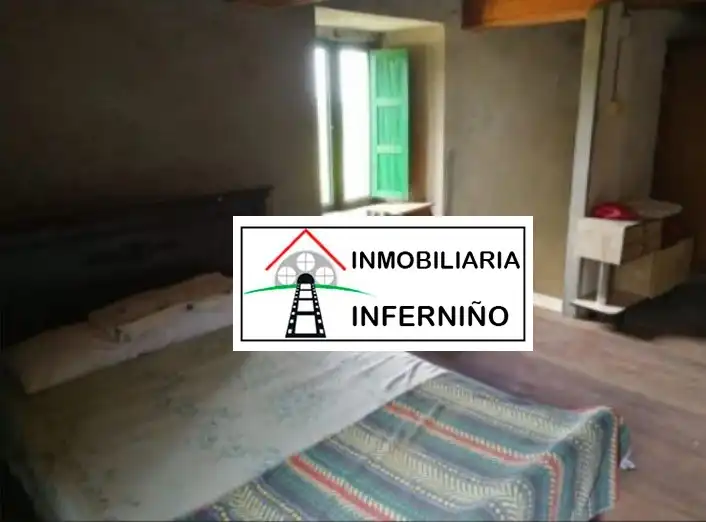 Dormitori de Casa o xalet en venda en Neda