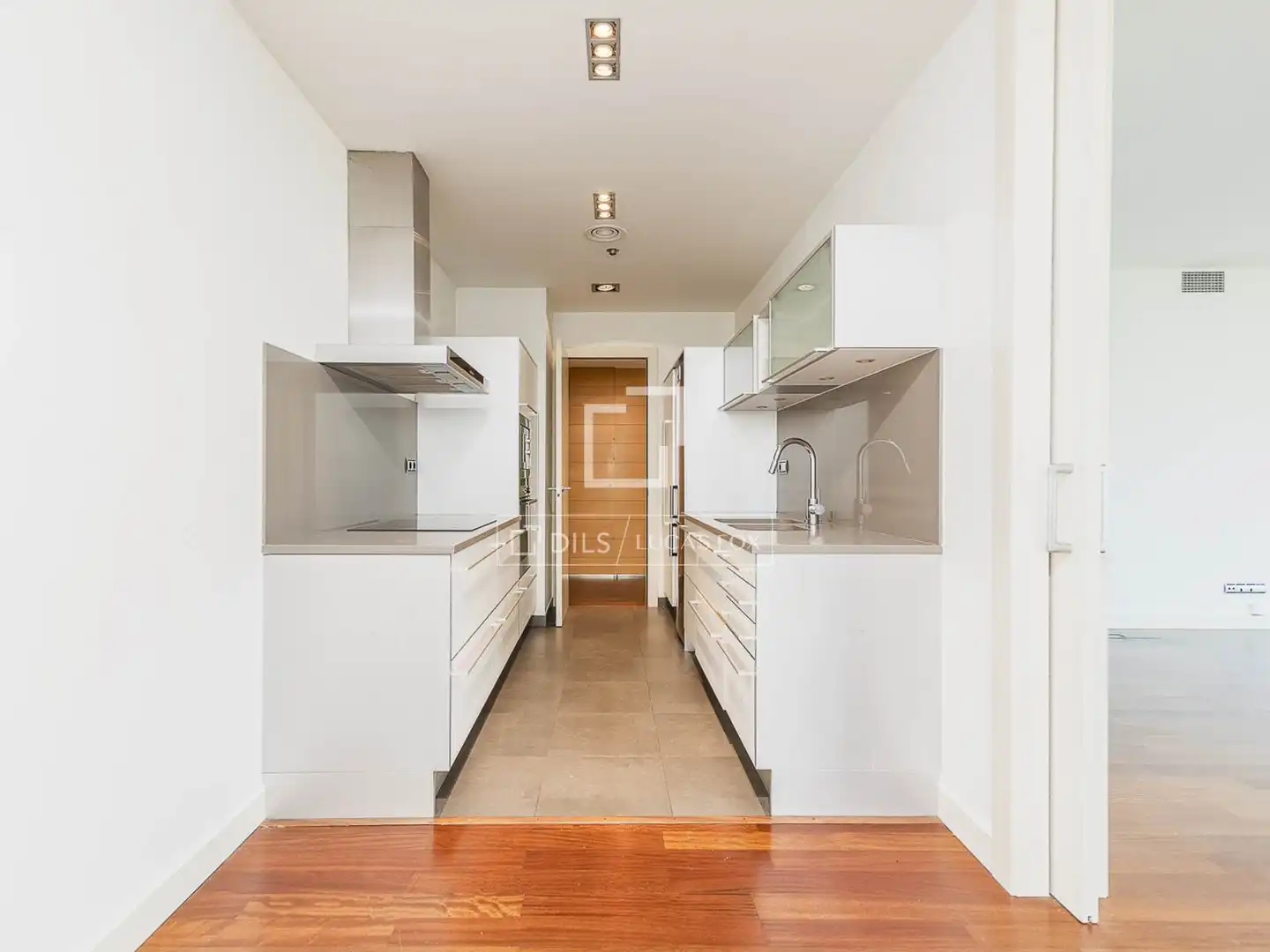 Cocina de Piso en venta en Barcelona con Aire acondicionado, Calefacción y Jardín privado