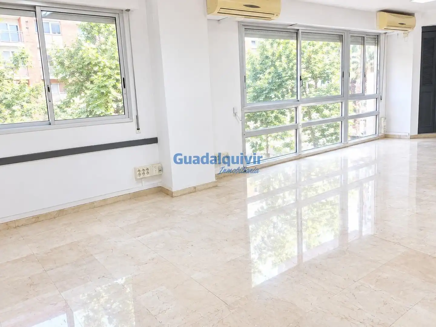 Oficina de alquiler en Sur