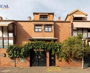 Exterior view of Single-family semi-detached for sale in  Granada Capital  with Terrace