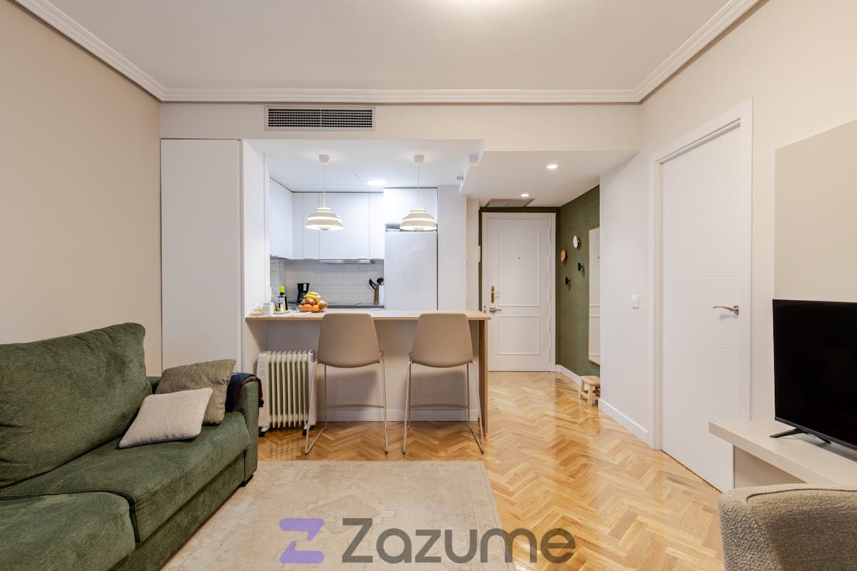 Sala de estar de Piso de alquiler en  Madrid Capital con Aire acondicionado, Calefacción y Parquet