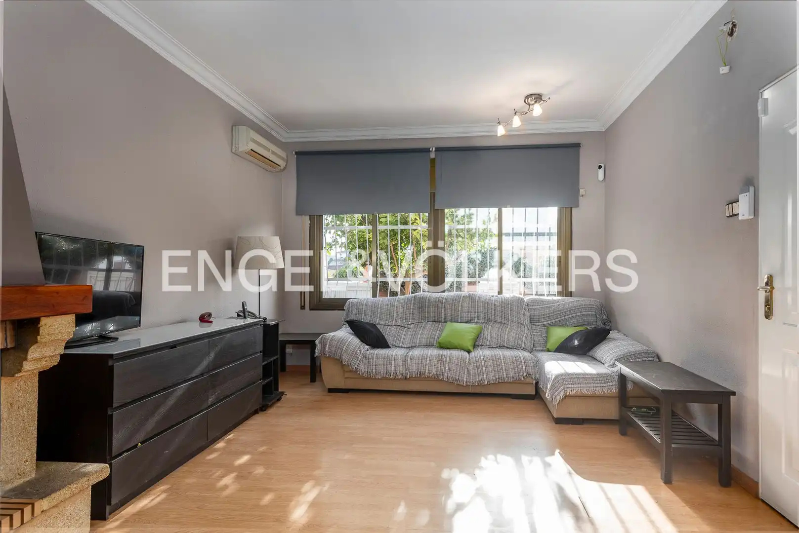 Living room of Houses for sale in Castelldefels  with Air Conditioner, Heating and Private garden