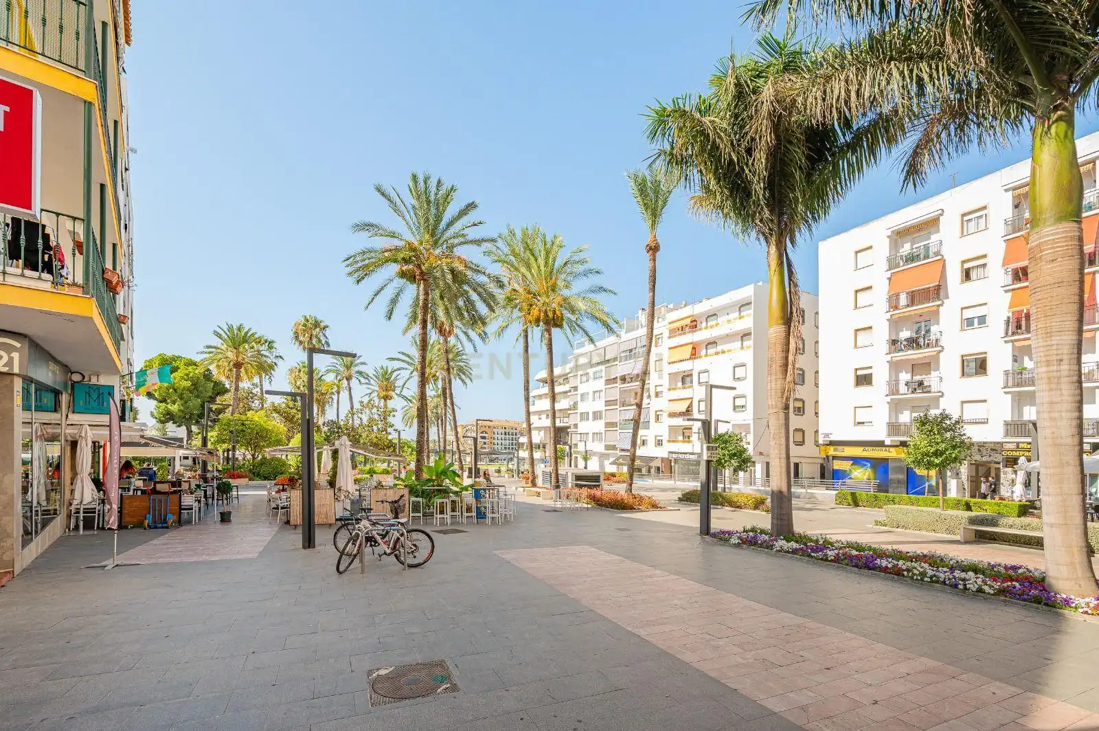 Vista exterior de Apartament en venda en Marbella amb Aire condicionat