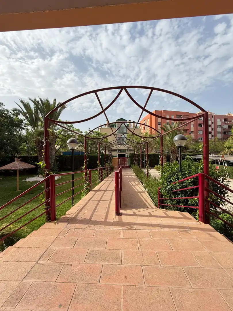 Pis en venda en Alicante / Alacant amb Jardí privat, Terrassa i Traster