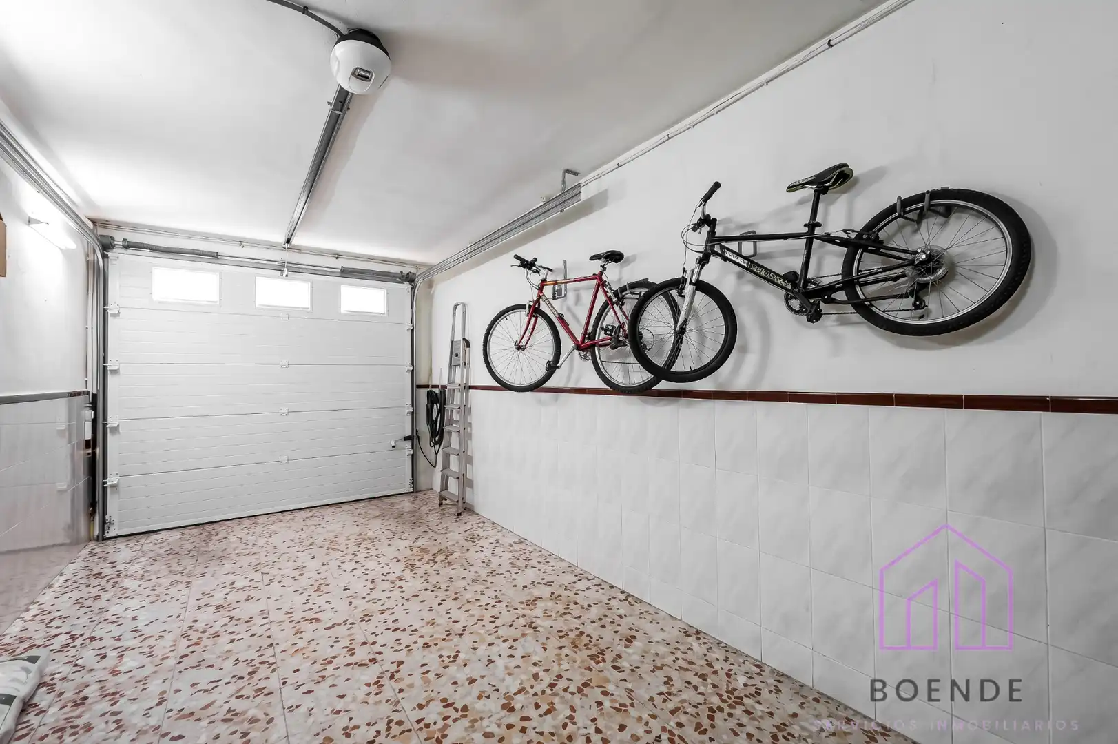 Aparcament de Casa o xalet en venda en Sector 3