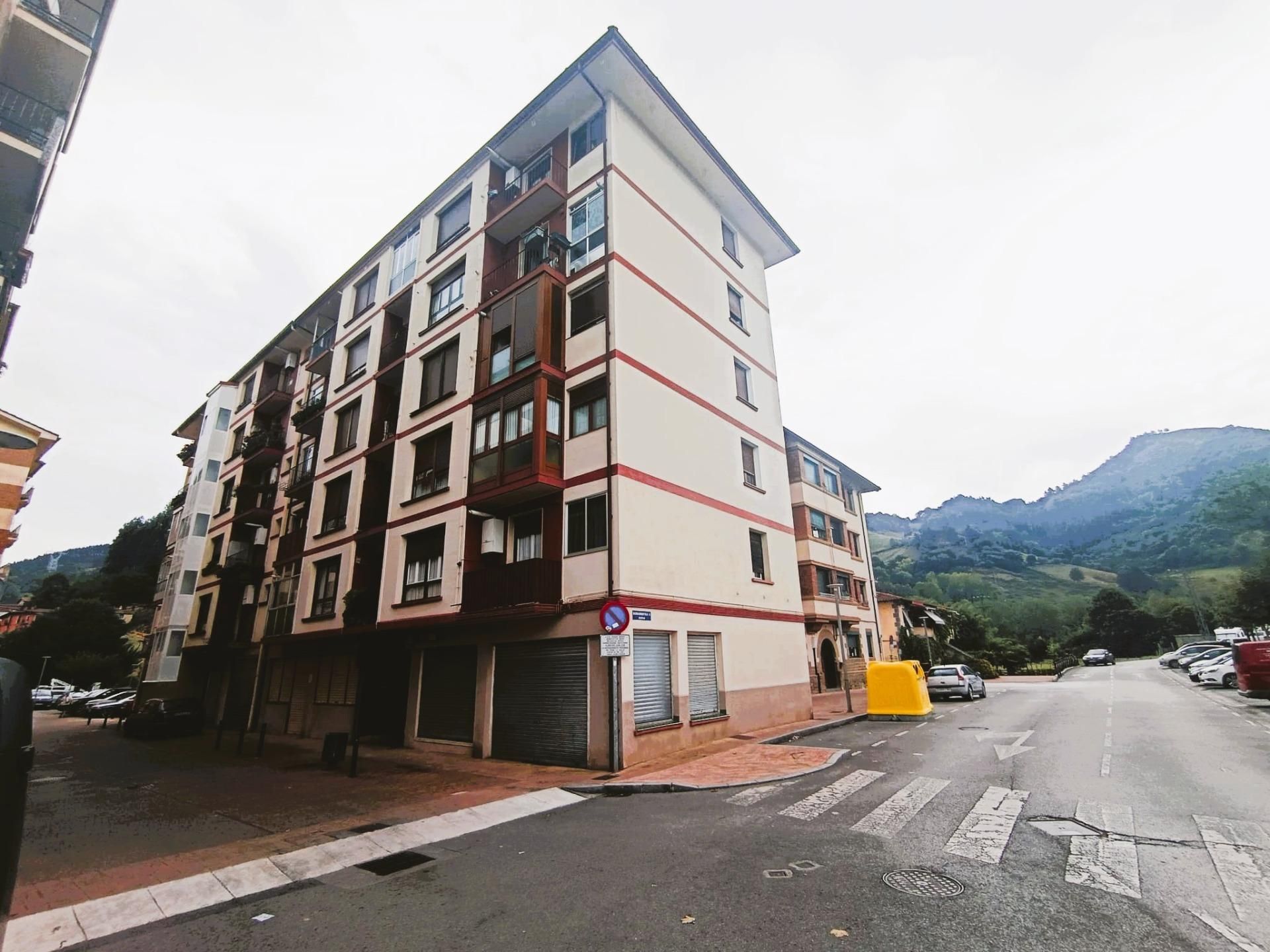 Exterior view of Flat for sale in Güeñes  with Heating and Balcony