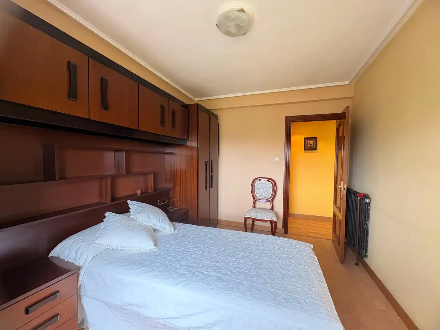 Bedroom of Flat for sale in Gijón   with Heating, Parquet flooring and Furnished
