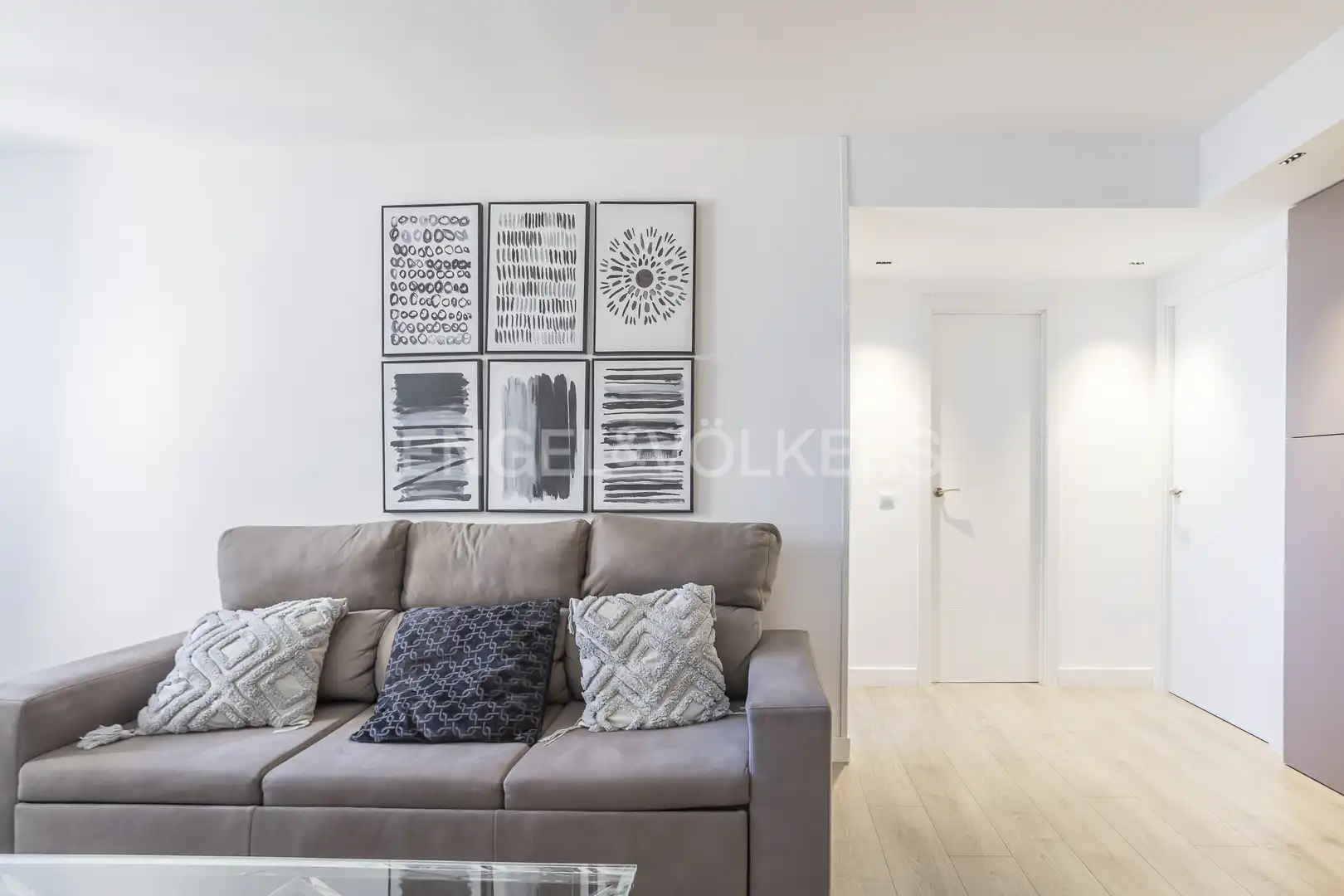 Living room of Flat for rent in Madrid  with Air Conditioner, Heating and Furnished