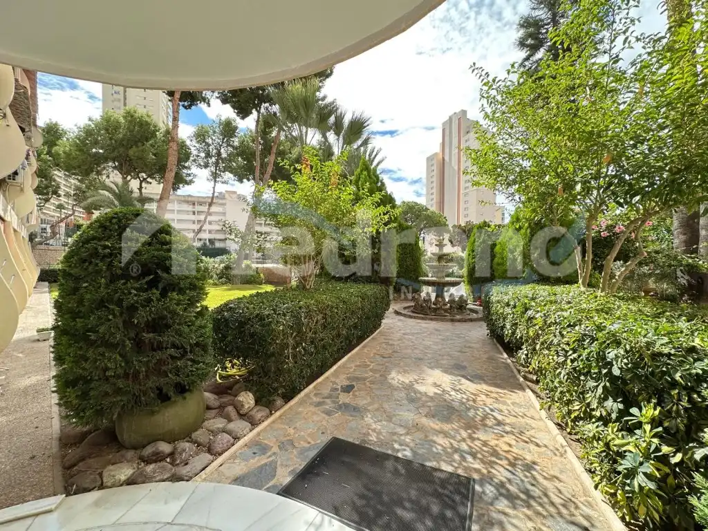 Jardín de Apartamento en venta en Benidorm con Terraza, Piscina y Piscina comunitaria