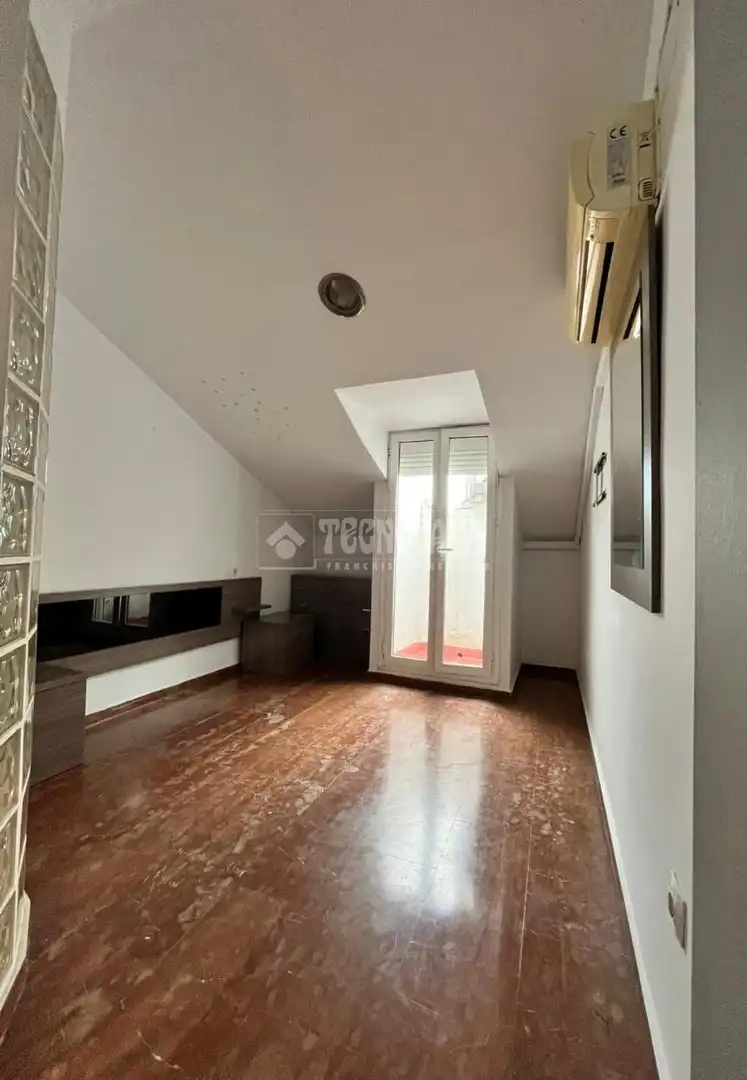Habitación de Piso en venta en Camas con Aire acondicionado