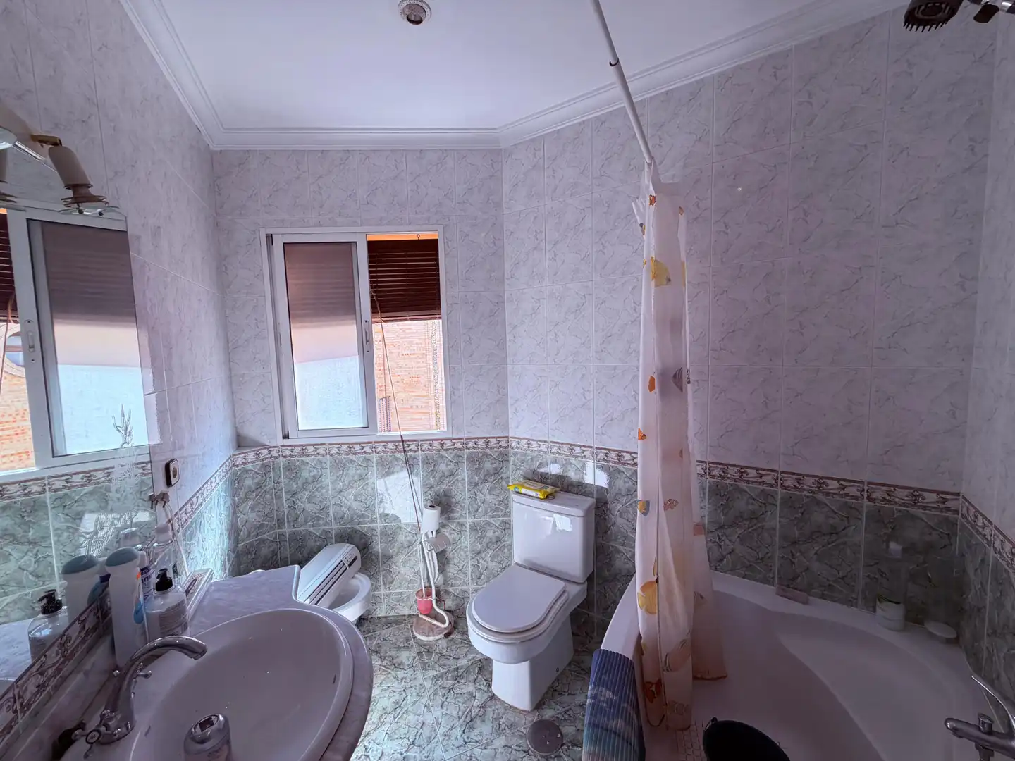 Baño de Casa o chalet en venta en Bollullos de la Mitación con Terraza, Trastero y Balcón