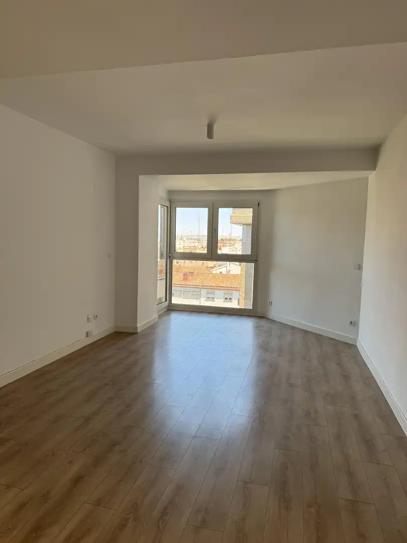Habitación de Piso en venta en Zaragoza con Terraza y Trastero