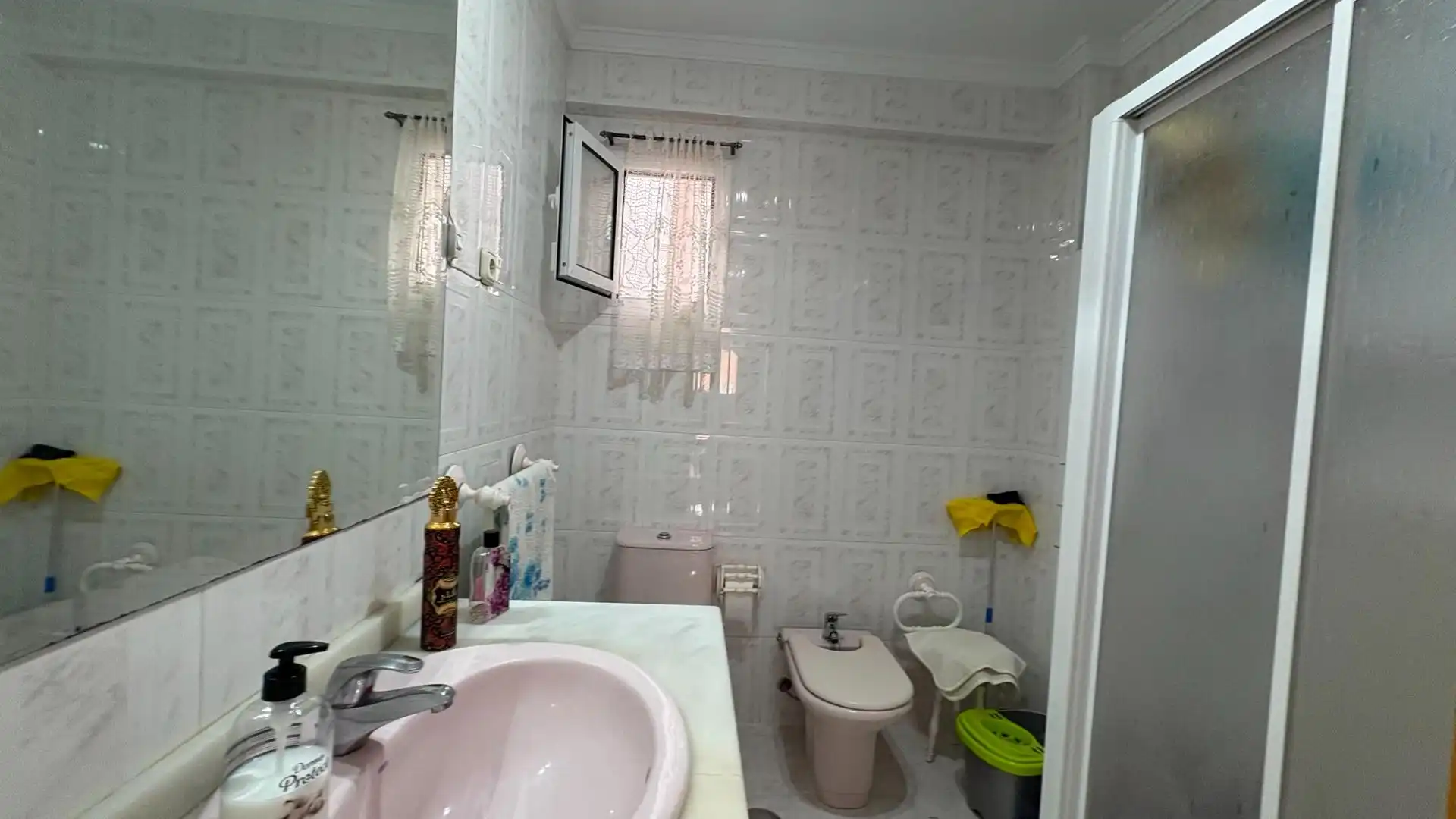 Baño de Piso en venta en Málaga con Aire acondicionado, Terraza y Amueblado