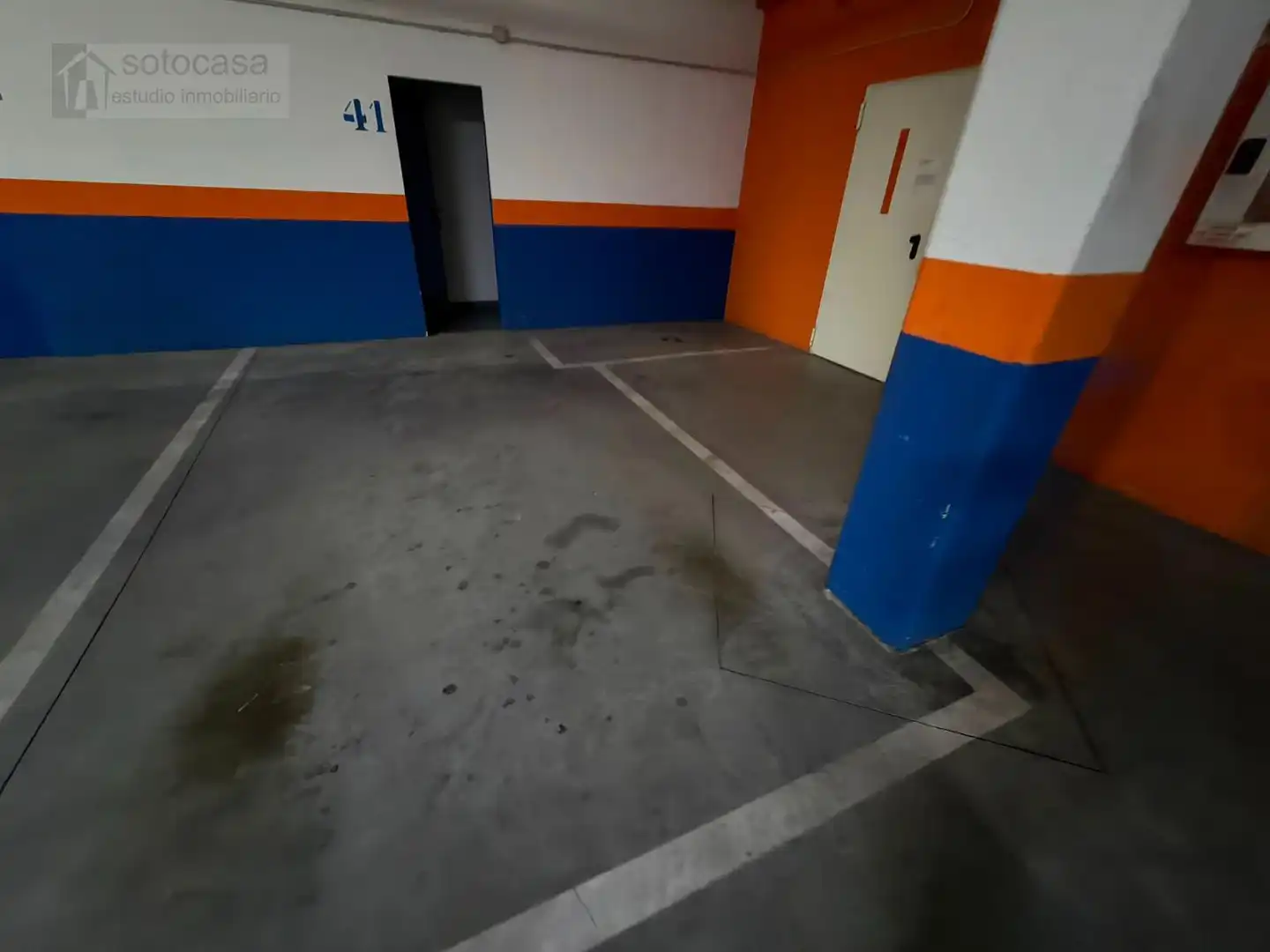 Aparcament de Pis en venda en Valladolid amb Calefacció, Traster i Piscina