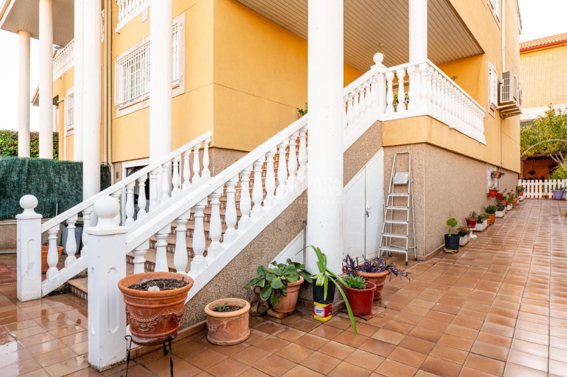 Casa adosada en venda a Los Villares