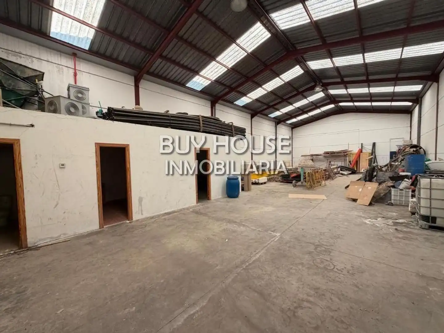 Nau industrial en venda a Yeles