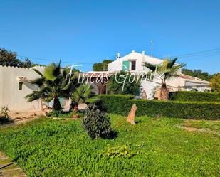 Vista exterior de Finca rústica en venda en Sant Lluís amb Jardí privat