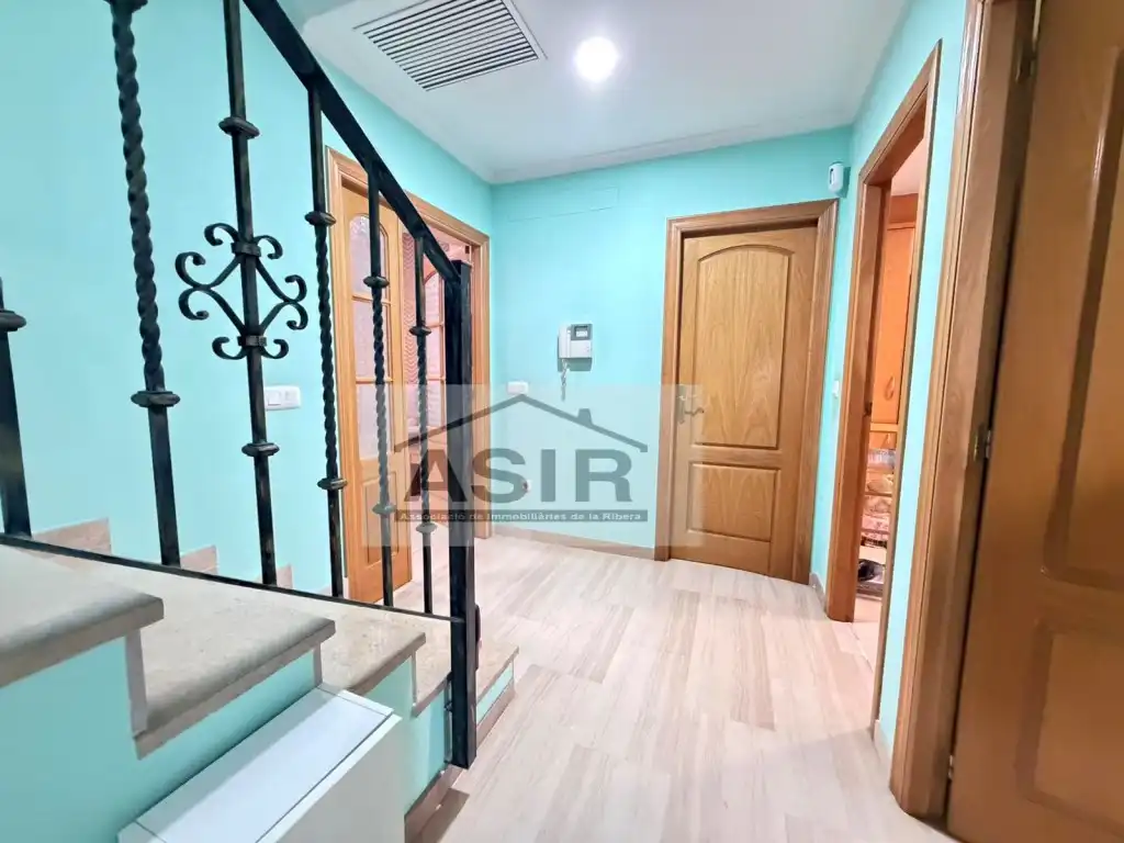Houses for sale in Alzira  with Air Conditioner and Terrace