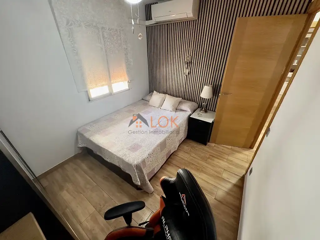 Bedroom of Flat for sale in Málaga  with Air Conditioner, Terrace and Furnished