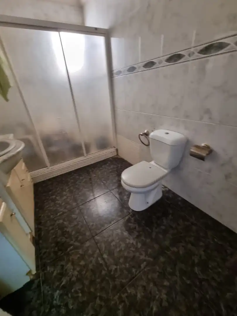 Bany de Casa o xalet en venda en Lleida amb Jardí privat i Traster
