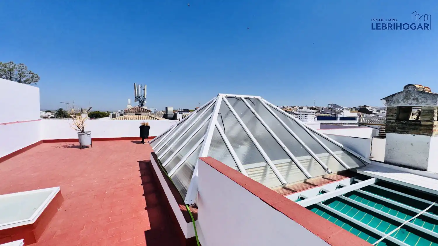 Vista exterior de Casa o chalet en venta en Lebrija con Calefacción, Trastero y Balcón