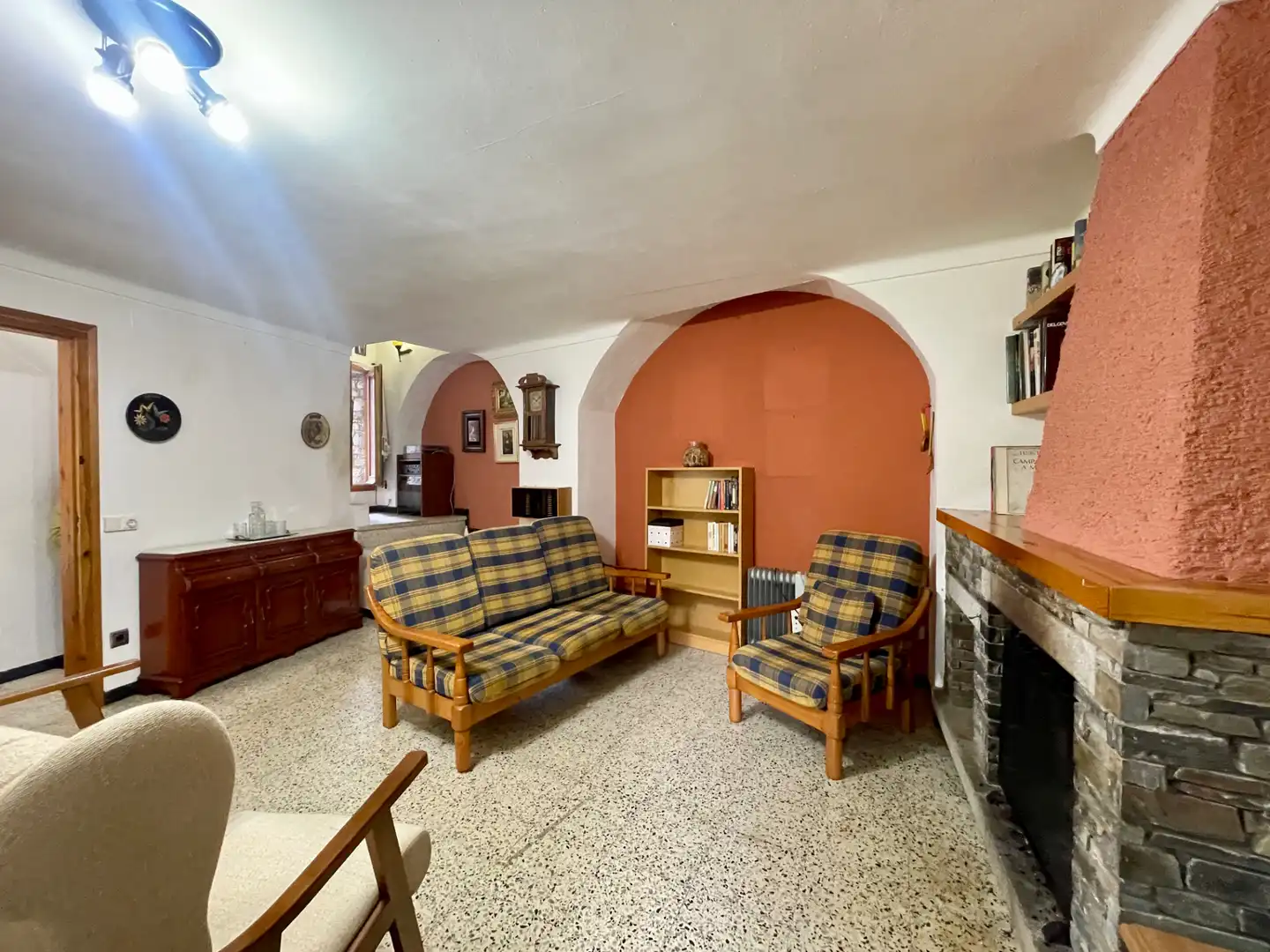Sala de estar de Finca rústica en venta en Setcases con Calefacción, Amueblado y Horno