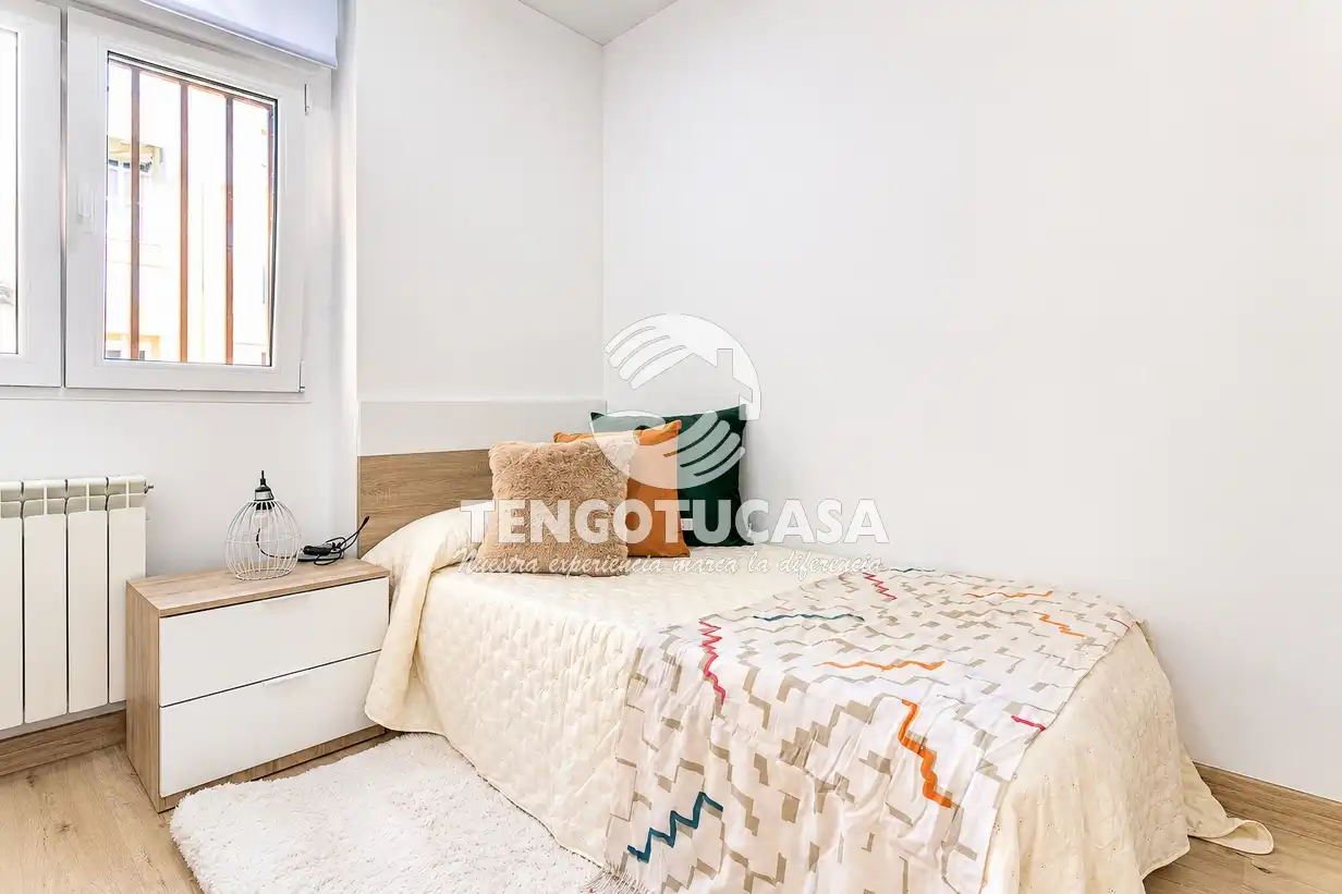 Bedroom of Flat for sale in Madrid  with Air Conditioner, Heating and Terrace