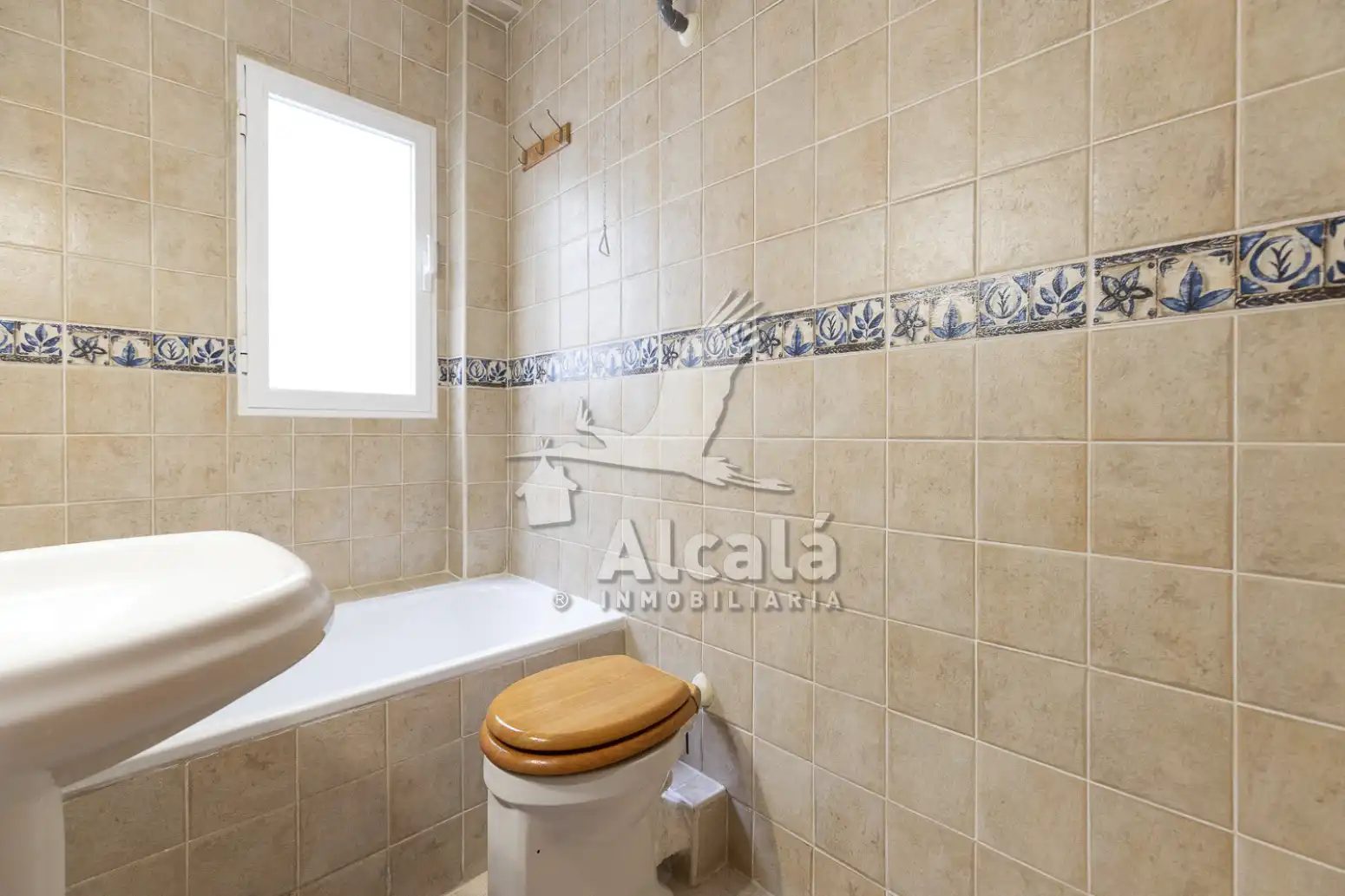 Baño de Piso en venta en Alcalá de Henares con Aire acondicionado, Calefacción y Parquet