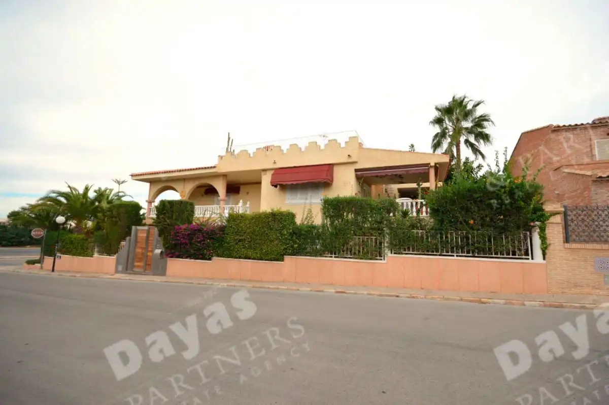 Villa avec piscine à vendre à Playa del Acequión, Náufragos y Rocío del Mar, imagen 2