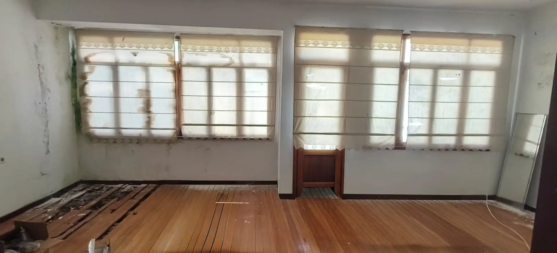 Casa adosada en venda en Cedeira amb Parquet, Terrassa i Balcó