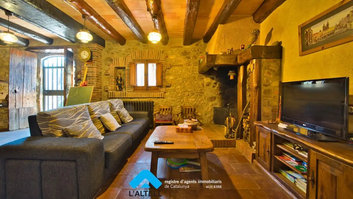 Sala de estar de Finca rústica en venta en L'Ametlla del Vallès con Aire acondicionado, Calefacción y Jardín privado