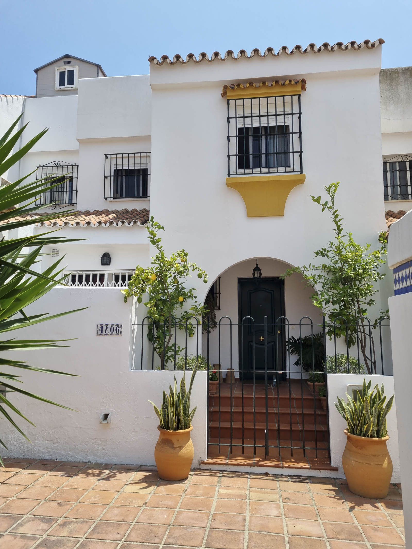 Exterior view of Single-family semi-detached for sale in Casares  with Terrace, Storage room and Swimming Pool