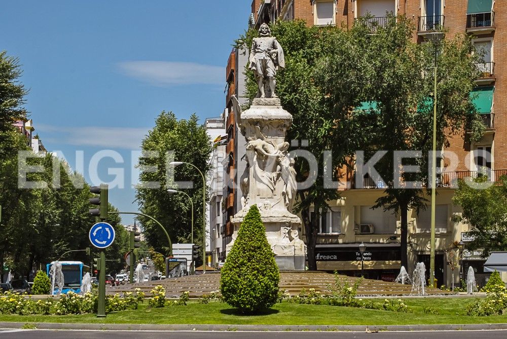 Vista exterior de Estudi en venda en  Madrid Capital amb Aire condicionat, Calefacció i Balcó
