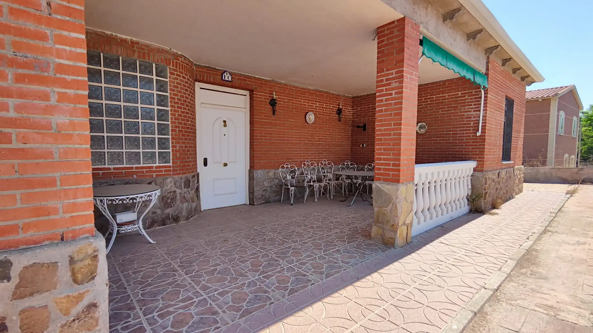 Terrassa de Casa o xalet en venda en Barajas de Melo amb Calefacció, Jardí privat i Terrassa