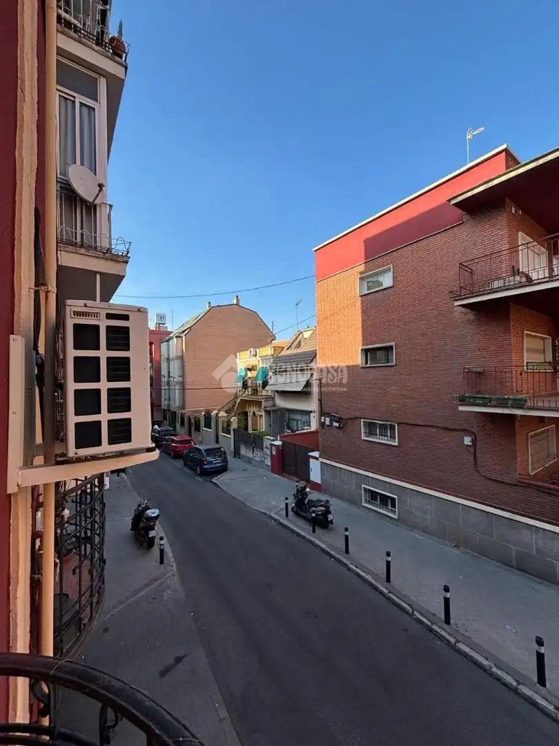Exterior view of Flat for rent in Madrid  with Air Conditioner and Balcony